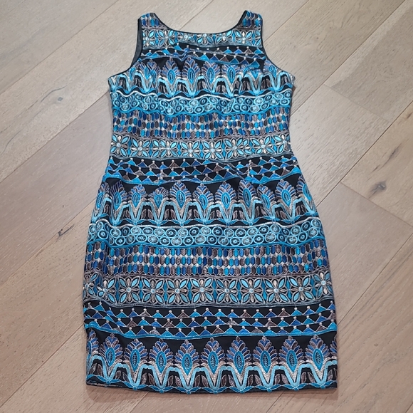 NWT White House Black Market Dress Women's sz 8 Embroidered Floral Tank Dress NWT White House Black Market Dress Women's sz 8 Embroidered Floral Tank Dress